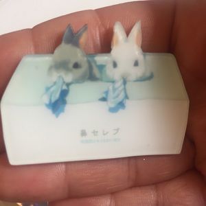 🐰 Cute cartoon oriental bunny tissue brooch pin